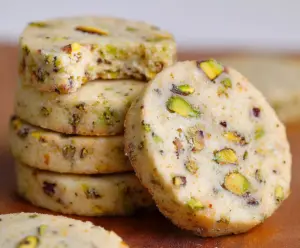 Delicious homemade pistachio shortbread cookies with a buttery golden crust.